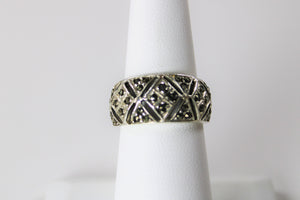 Marcasite Detailed Band - available in size 7 only!