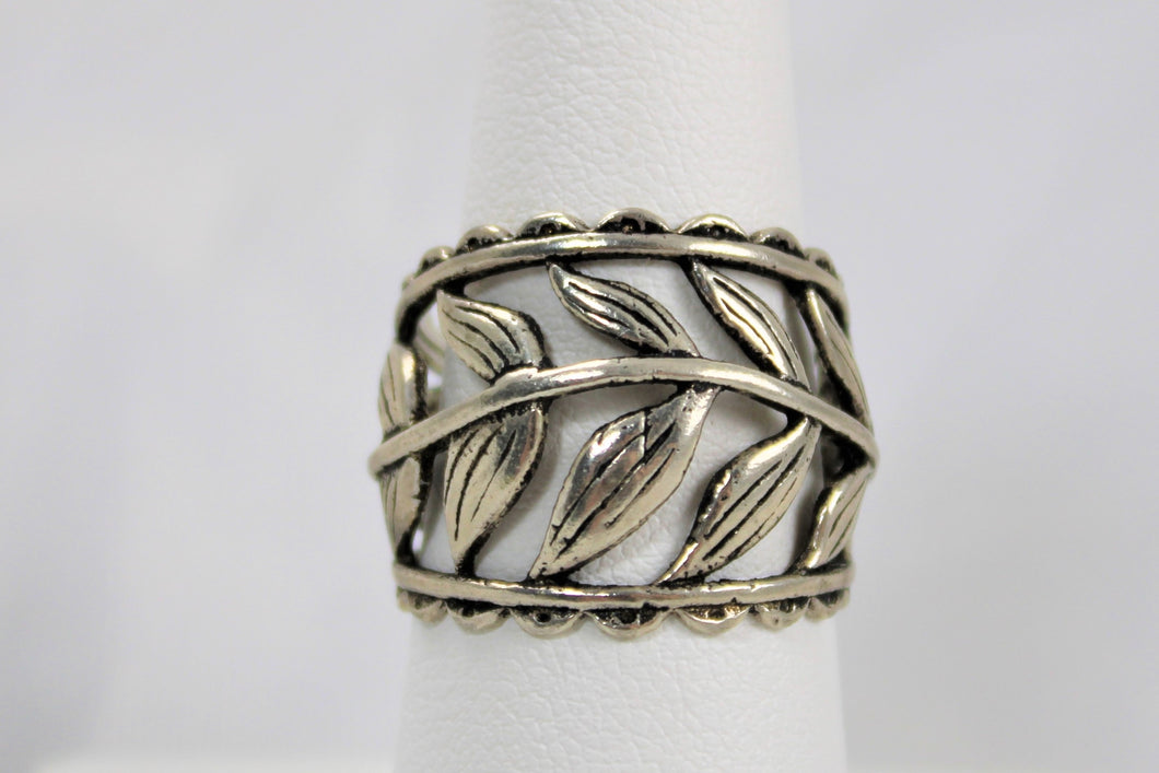 Sterling Silver Leaf Band - available in size 7 only!