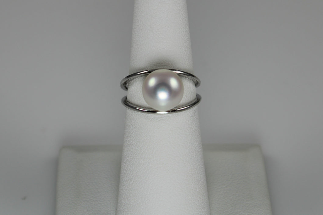 Pearl Ring - Available in size 6 and 8 only!